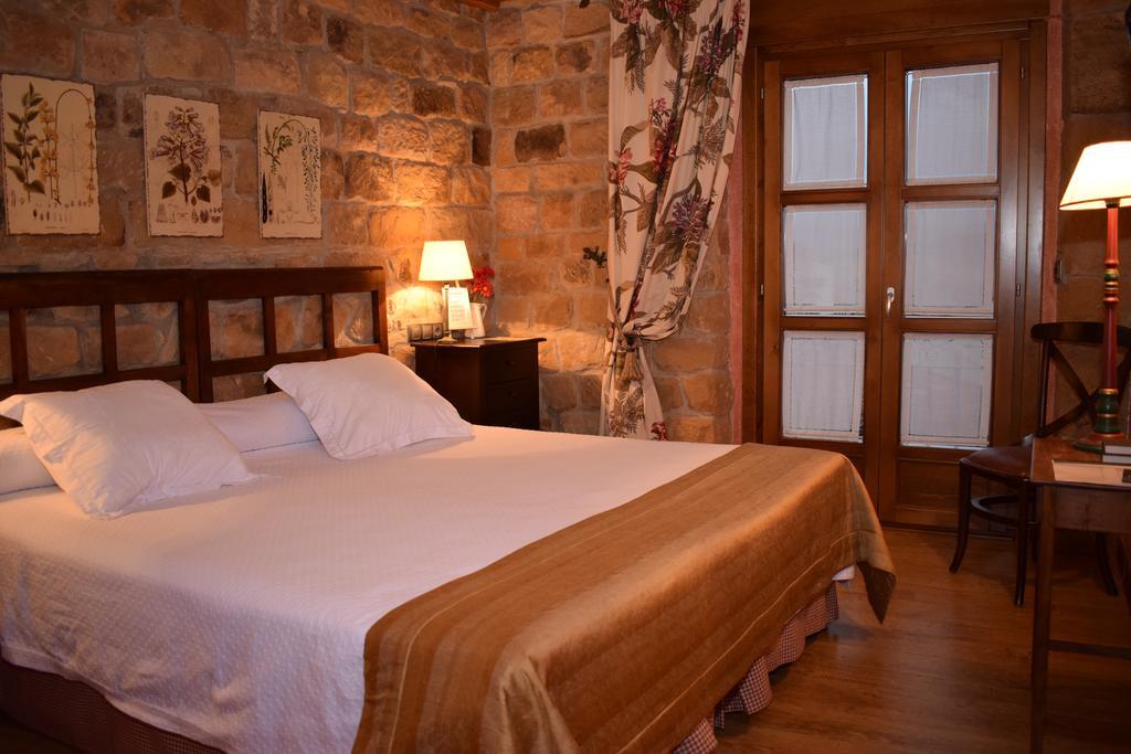 Posada Las Mayas Кінтанар-де-ла-Сьєрра Екстер'єр фото