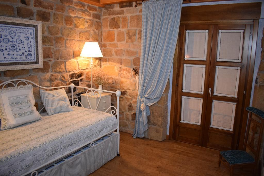 Posada Las Mayas Кінтанар-де-ла-Сьєрра Екстер'єр фото